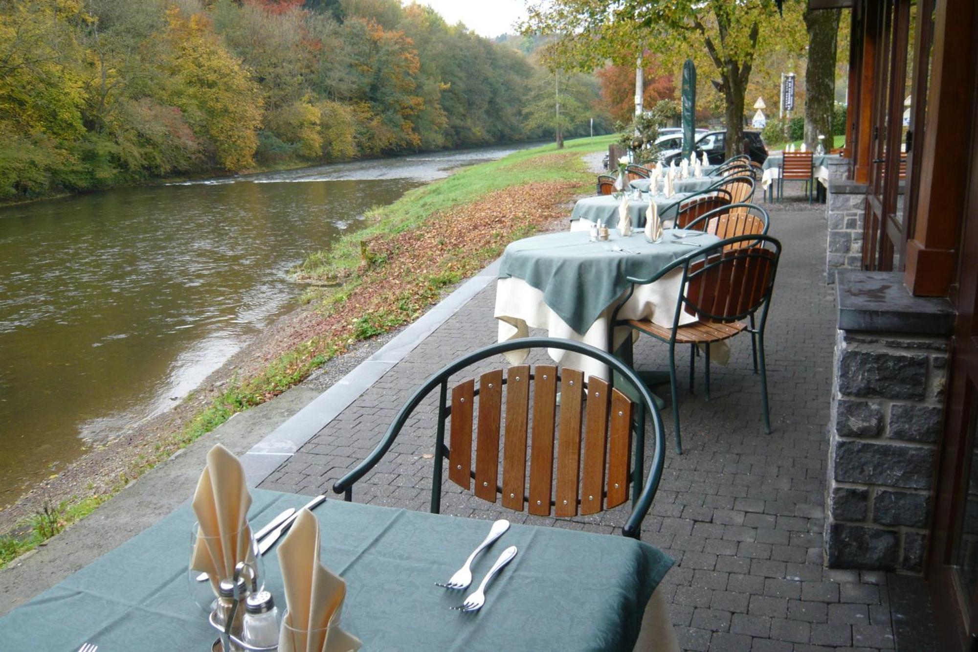 Hotel/Restaurant A La Ferme Феррьер Экстерьер фото