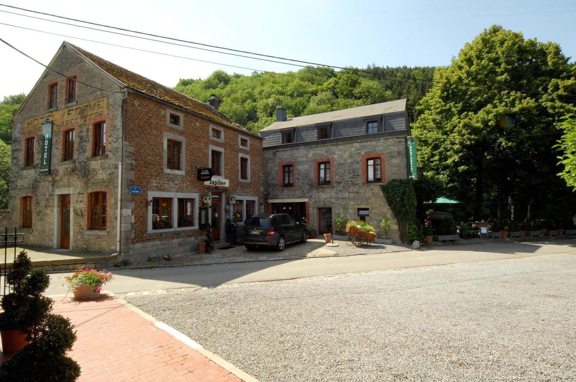 Hotel/Restaurant A La Ferme Феррьер Экстерьер фото